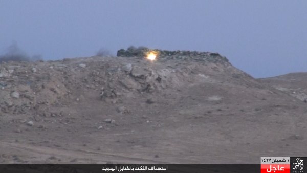 ISIS attack Iraq-i Army positions at Makhoul mountains