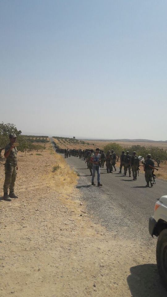 FSA troops supported by ~ 25 Turkish army tanks enter north Syria toward IS held Jarabulus  