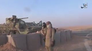 Ирак: Боевики ИГИЛ с захваченным БТР-4 украинского производства в Ар-Рутба