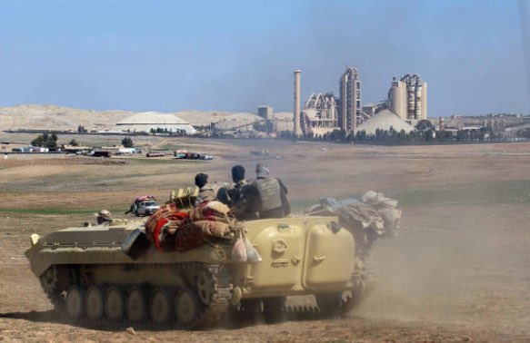 Images of Iraq's army and Hashd as they reached the Badush cement plant, about 15km northwest of Mosul.  