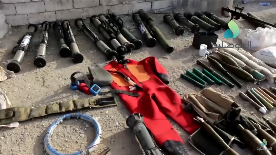 9 lanceurs SPG-9 légers d'EI trouvés par ISF dans le cache d'armes d'EI à l'ouest de Mossoul