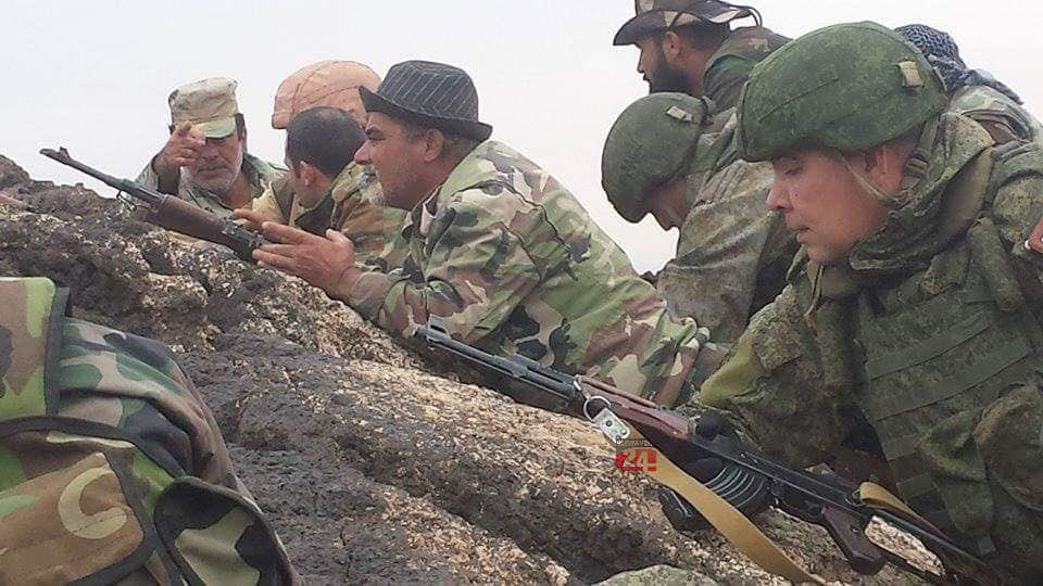 Os militares russos estão ajudando o exército sírio a atacar as posições do Estado Islâmico no planalto de Safa. ISIS SAA Rússia Síria   