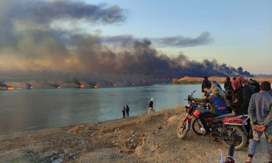 In the town of Abu Hamam, east of Deir Ezzor, SDF raided a crossing to smuggle diesel towards the government's areas, where they burned barrels of diesel intended for smuggling and threw them into the river.
