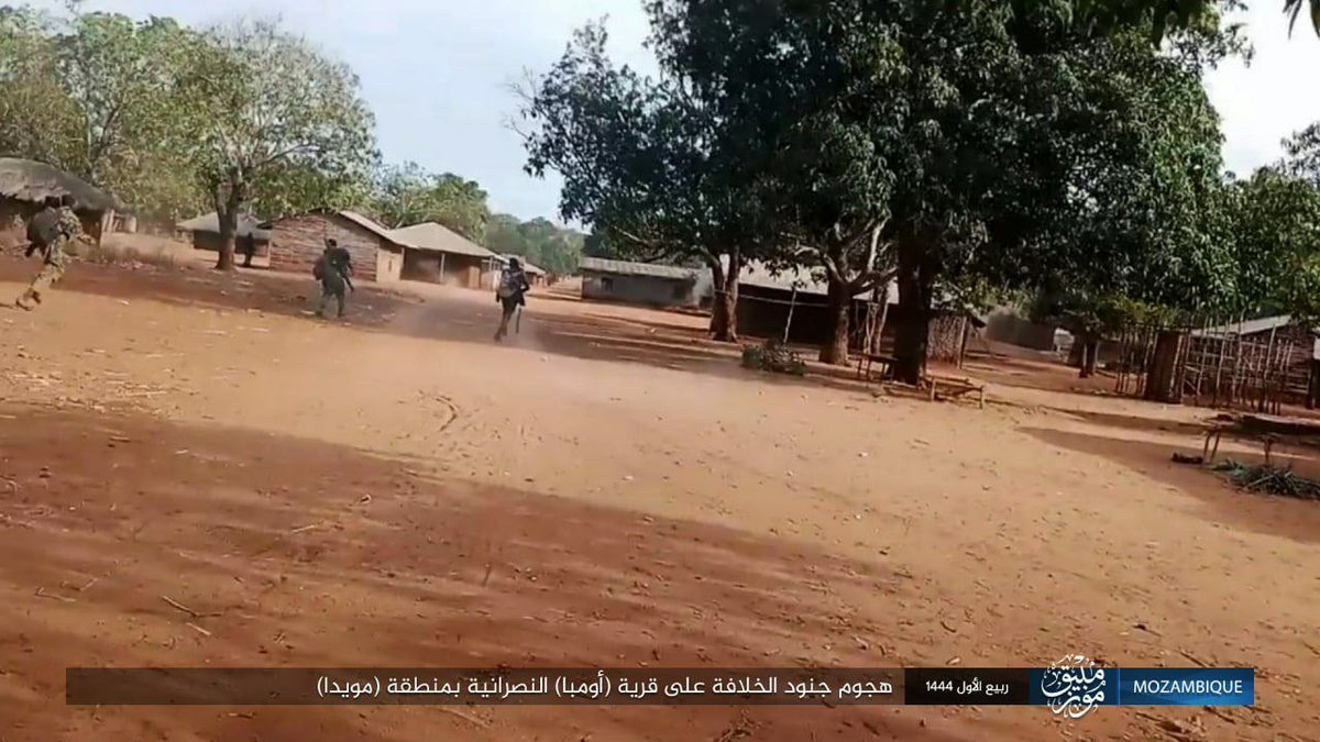 Islamic State has claimed responsibility for an attack on Homba village, Mueda district, on 23 September. Photos appear to show the beheading of a member of the local militia, and an insurgent knocking down a statue of independence leader Eduardo Mondlane (featured)