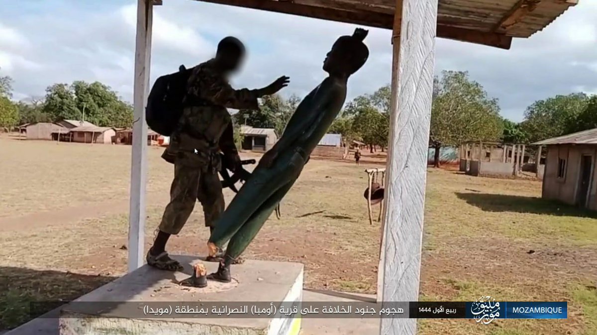 Islamic State has claimed responsibility for an attack on Homba village, Mueda district, on 23 September. Photos appear to show the beheading of a member of the local militia, and an insurgent knocking down a statue of independence leader Eduardo Mondlane (featured)