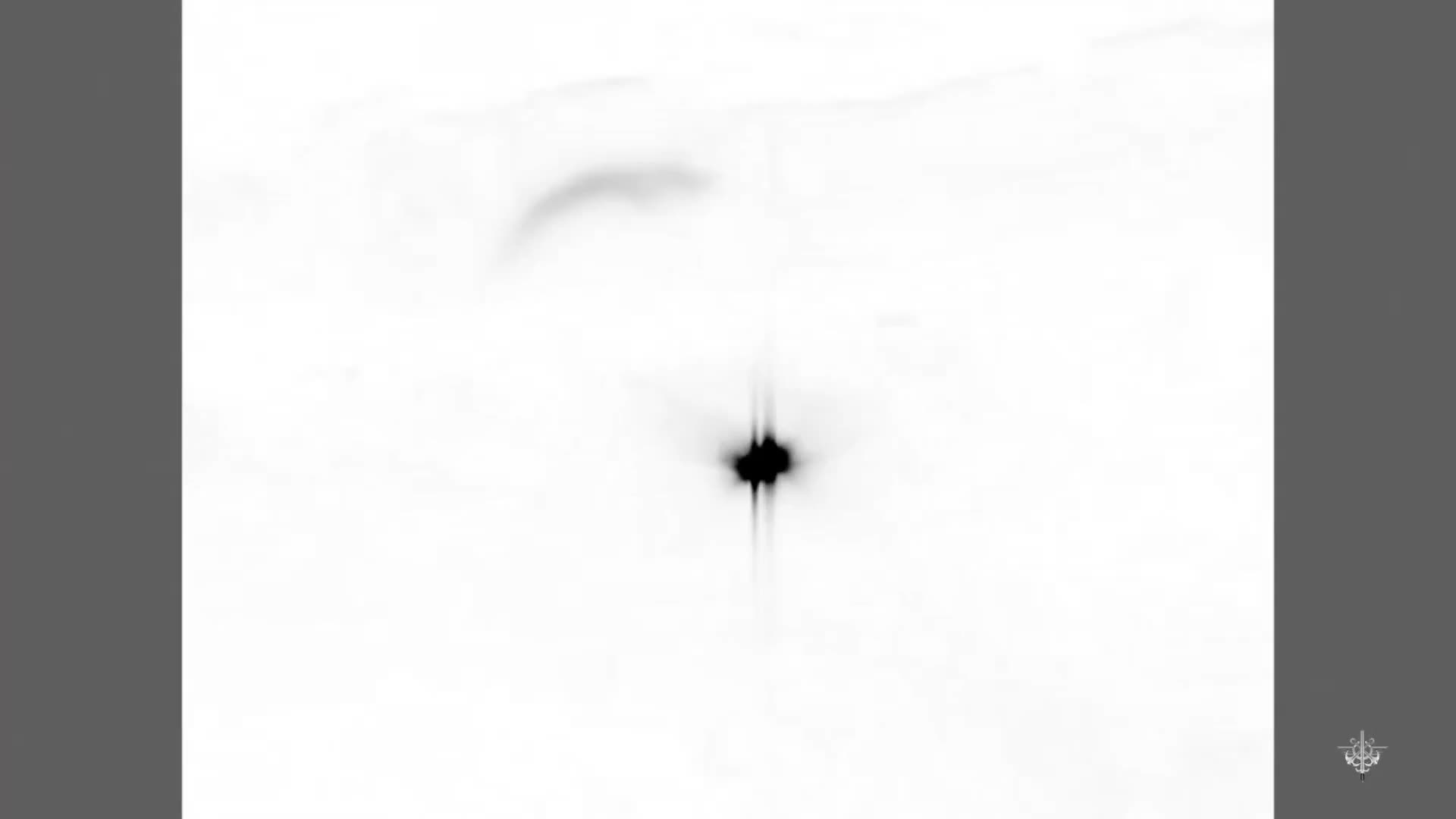 Suriye: İngiltere ve Fransa'nın dün gece IŞİD'in silah ve patlayıcı depolamak için kullandığı bildirilen bir yeraltı deposuna düzenlediği ortak saldırının videosu. Bombalanan yer, Palmira'nın kuzeyindeki dağlarda bulunuyor.